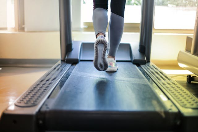Using a treadmill for the 12-3-30 workout.